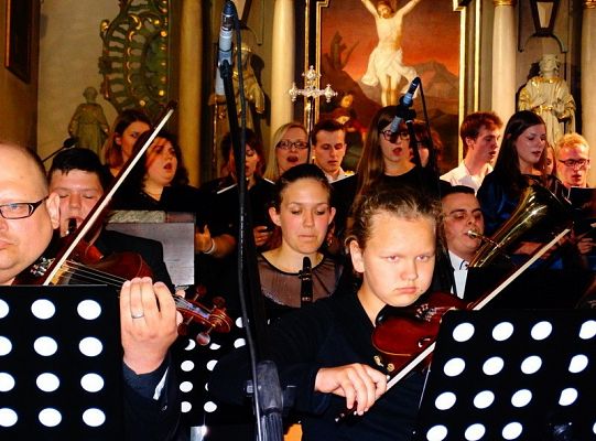 Struny skrzypiec dotykały murów Sanktuarium