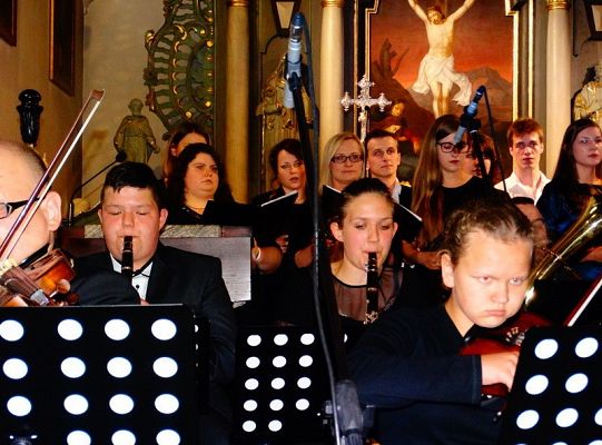 Struny skrzypiec dotykały murów Sanktuarium