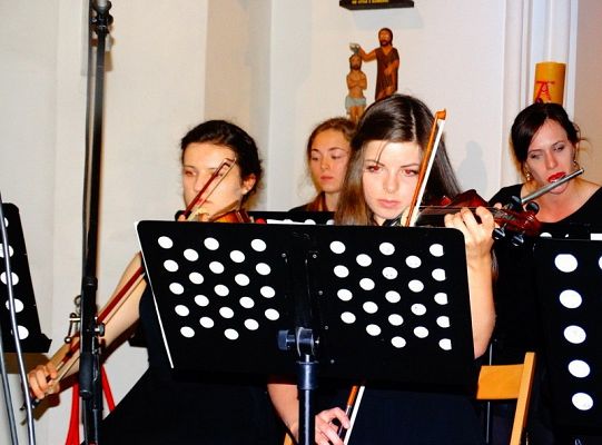 Struny skrzypiec dotykały murów Sanktuarium