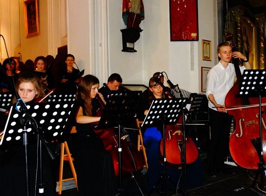 Struny skrzypiec dotykały murów Sanktuarium