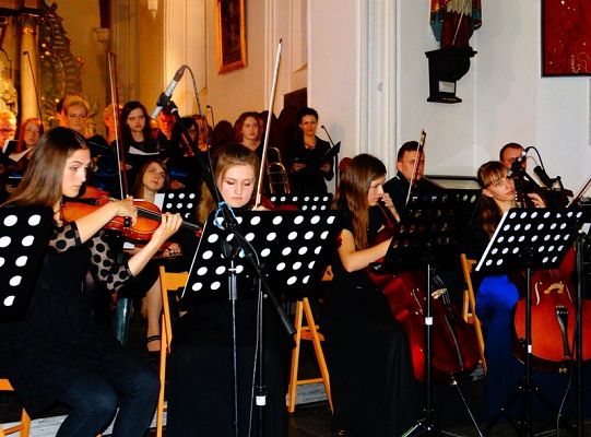 Struny skrzypiec dotykały murów Sanktuarium