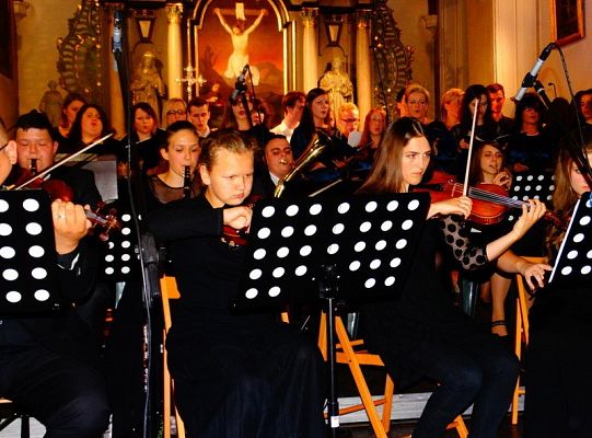 Struny skrzypiec dotykały murów Sanktuarium