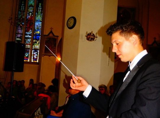 Struny skrzypiec dotykały murów Sanktuarium