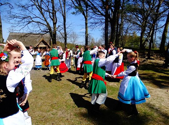 Zobacz początki „Zagrody Muzealnej” i  „Czarne  Wesele” w Klukach! - zaproszenie!