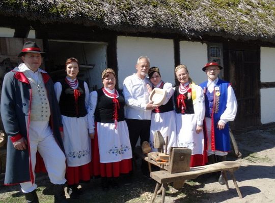 Śledź Kroniki ZPiT i czytaj pismo klinowe! Moda na region promuje kaszubszczyznę!