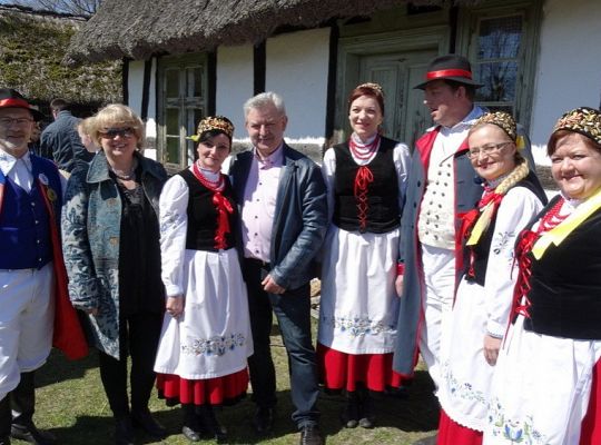 Śledź Kroniki ZPiT i czytaj pismo klinowe! Moda na region promuje kaszubszczyznę!