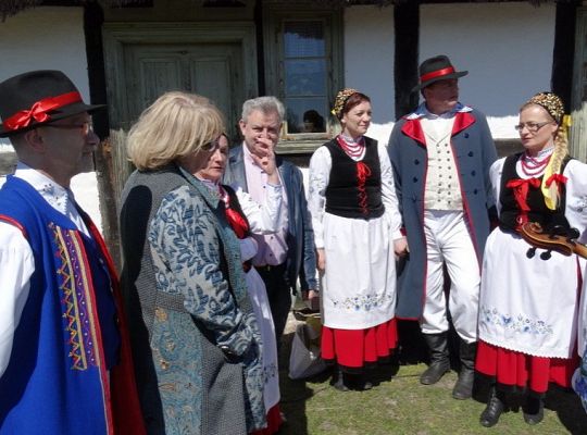 Śledź Kroniki ZPiT i czytaj pismo klinowe! Moda na region promuje kaszubszczyznę!
