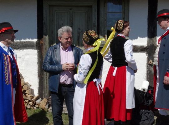 Śledź Kroniki ZPiT i czytaj pismo klinowe! Moda na region promuje kaszubszczyznę!