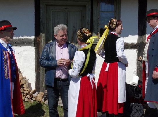 Śledź Kroniki ZPiT i czytaj pismo klinowe! Moda na region promuje kaszubszczyznę!