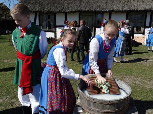 Śledź Kroniki ZPiT i czytaj pismo klinowe! Moda na region promuje kaszubszczyznę!