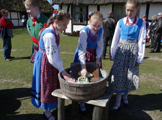 Śledź Kroniki ZPiT i czytaj pismo klinowe! Moda na region promuje kaszubszczyznę!