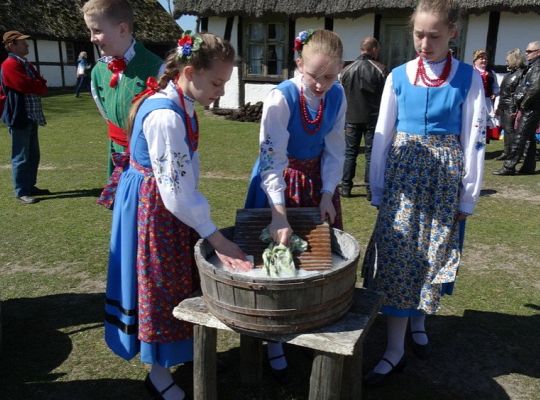 Śledź Kroniki ZPiT i czytaj pismo klinowe! Moda na region promuje kaszubszczyznę!