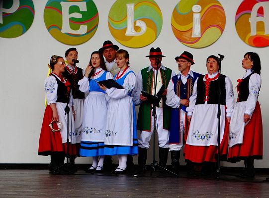 ZPiT ZL otworzył w Sopocie „Cepeliadę” i prezentował się niczym „Mazowsze”. Gigantyczna galeria zdjęć!