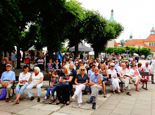 ZPiT ZL otworzył w Sopocie „Cepeliadę” i prezentował się niczym „Mazowsze”. Gigantyczna galeria zdjęć!