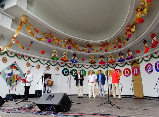 ZPiT ZL otworzył w Sopocie „Cepeliadę” i prezentował się niczym „Mazowsze”. Gigantyczna galeria zdjęć!