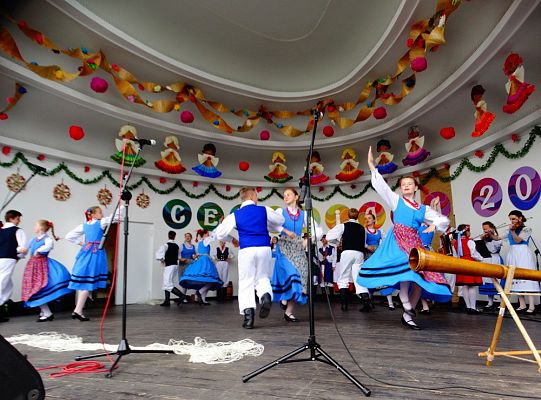 ZPiT ZL otworzył w Sopocie „Cepeliadę” i prezentował się niczym „Mazowsze”. Gigantyczna galeria zdjęć!