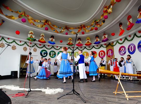 ZPiT ZL otworzył w Sopocie „Cepeliadę” i prezentował się niczym „Mazowsze”. Gigantyczna galeria zdjęć!