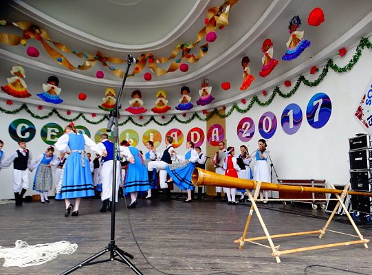 ZPiT ZL otworzył w Sopocie „Cepeliadę” i prezentował się niczym „Mazowsze”. Gigantyczna galeria zdjęć!