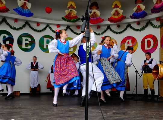 ZPiT ZL otworzył w Sopocie „Cepeliadę” i prezentował się niczym „Mazowsze”. Gigantyczna galeria zdjęć!