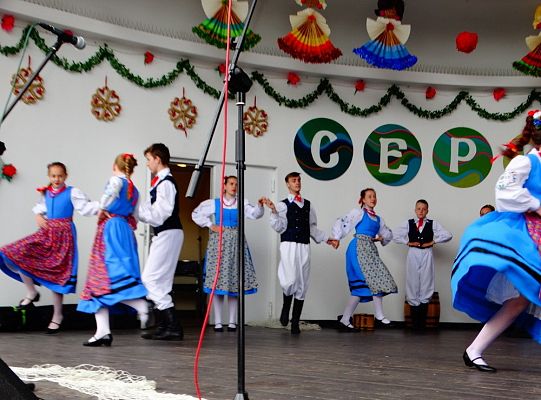 ZPiT ZL otworzył w Sopocie „Cepeliadę” i prezentował się niczym „Mazowsze”. Gigantyczna galeria zdjęć!