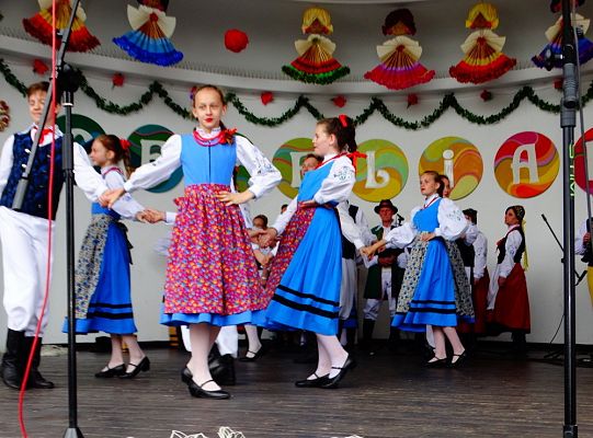 ZPiT ZL otworzył w Sopocie „Cepeliadę” i prezentował się niczym „Mazowsze”. Gigantyczna galeria zdjęć!