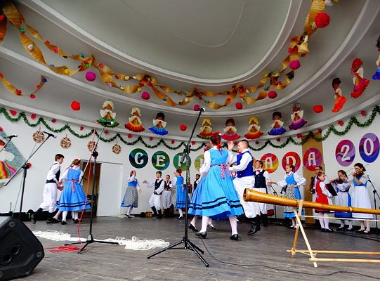 ZPiT ZL otworzył w Sopocie „Cepeliadę” i prezentował się niczym „Mazowsze”. Gigantyczna galeria zdjęć!