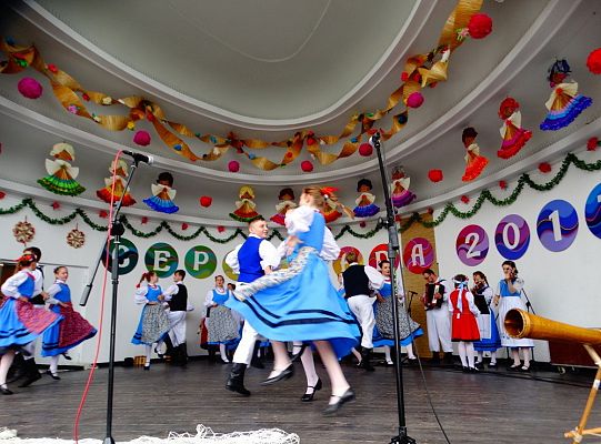 ZPiT ZL otworzył w Sopocie „Cepeliadę” i prezentował się niczym „Mazowsze”. Gigantyczna galeria zdjęć!