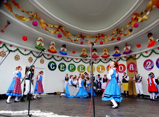 ZPiT ZL otworzył w Sopocie „Cepeliadę” i prezentował się niczym „Mazowsze”. Gigantyczna galeria zdjęć!