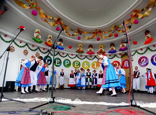 ZPiT ZL otworzył w Sopocie „Cepeliadę” i prezentował się niczym „Mazowsze”. Gigantyczna galeria zdjęć!