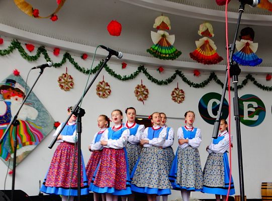 ZPiT ZL otworzył w Sopocie „Cepeliadę” i prezentował się niczym „Mazowsze”. Gigantyczna galeria zdjęć!