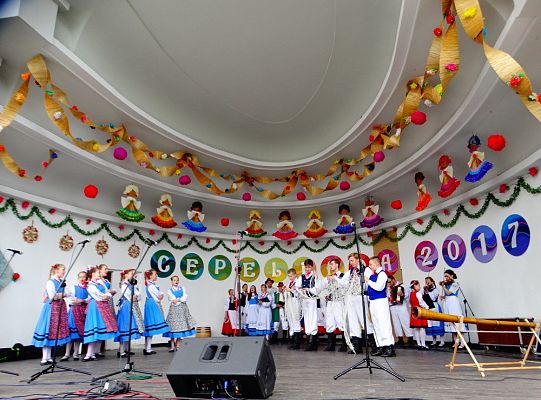 ZPiT ZL otworzył w Sopocie „Cepeliadę” i prezentował się niczym „Mazowsze”. Gigantyczna galeria zdjęć!