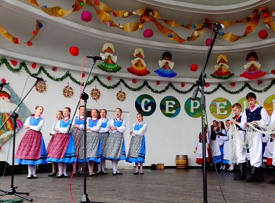 ZPiT ZL otworzył w Sopocie „Cepeliadę” i prezentował się niczym „Mazowsze”. Gigantyczna galeria zdjęć!