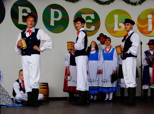 ZPiT ZL otworzył w Sopocie „Cepeliadę” i prezentował się niczym „Mazowsze”. Gigantyczna galeria zdjęć!