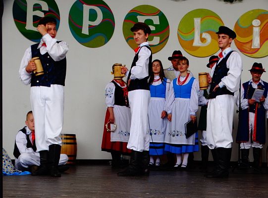 ZPiT ZL otworzył w Sopocie „Cepeliadę” i prezentował się niczym „Mazowsze”. Gigantyczna galeria zdjęć!