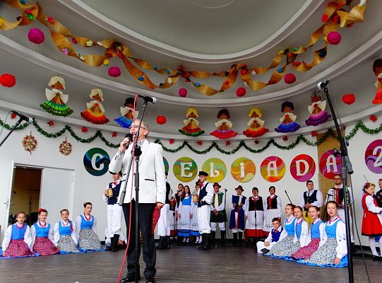 ZPiT ZL otworzył w Sopocie „Cepeliadę” i prezentował się niczym „Mazowsze”. Gigantyczna galeria zdjęć!