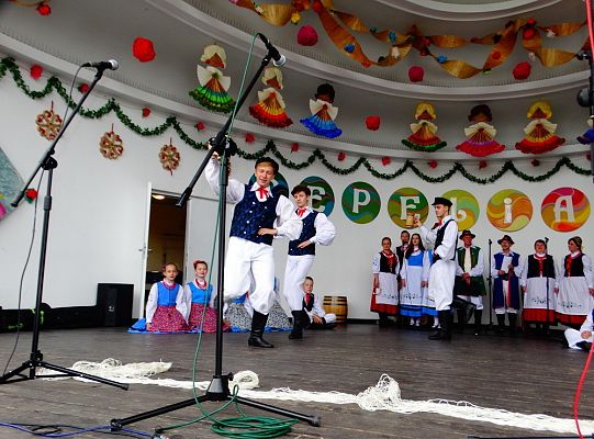 ZPiT ZL otworzył w Sopocie „Cepeliadę” i prezentował się niczym „Mazowsze”. Gigantyczna galeria zdjęć!