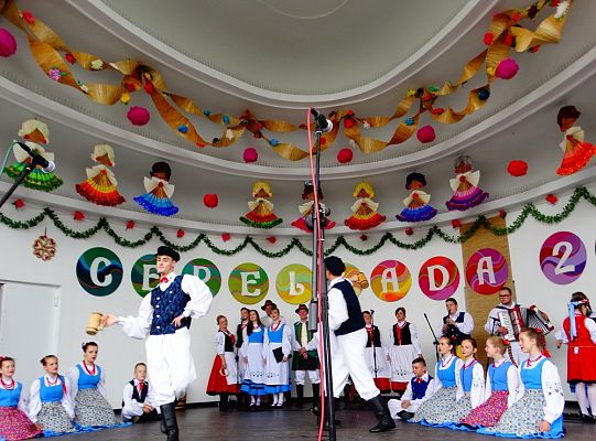 ZPiT ZL otworzył w Sopocie „Cepeliadę” i prezentował się niczym „Mazowsze”. Gigantyczna galeria zdjęć!