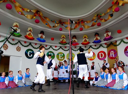 ZPiT ZL otworzył w Sopocie „Cepeliadę” i prezentował się niczym „Mazowsze”. Gigantyczna galeria zdjęć!