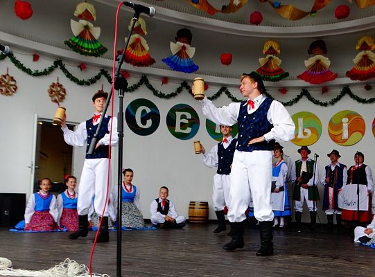 ZPiT ZL otworzył w Sopocie „Cepeliadę” i prezentował się niczym „Mazowsze”. Gigantyczna galeria zdjęć!