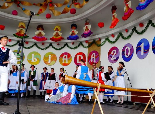 ZPiT ZL otworzył w Sopocie „Cepeliadę” i prezentował się niczym „Mazowsze”. Gigantyczna galeria zdjęć!