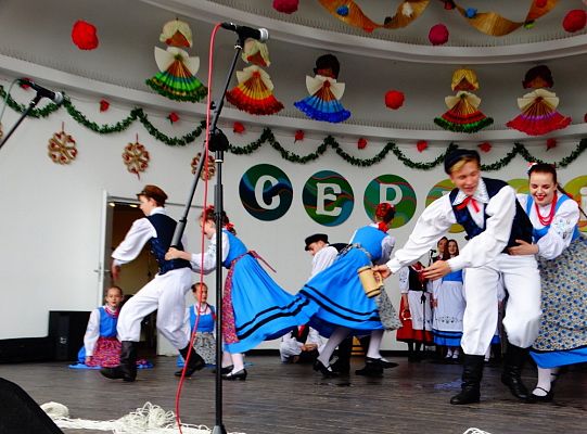 ZPiT ZL otworzył w Sopocie „Cepeliadę” i prezentował się niczym „Mazowsze”. Gigantyczna galeria zdjęć!