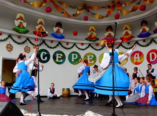 ZPiT ZL otworzył w Sopocie „Cepeliadę” i prezentował się niczym „Mazowsze”. Gigantyczna galeria zdjęć!