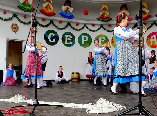 ZPiT ZL otworzył w Sopocie „Cepeliadę” i prezentował się niczym „Mazowsze”. Gigantyczna galeria zdjęć!