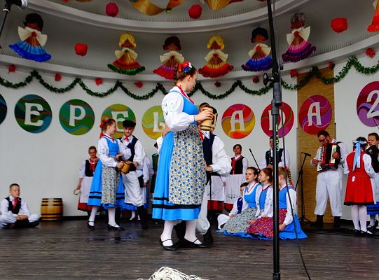 ZPiT ZL otworzył w Sopocie „Cepeliadę” i prezentował się niczym „Mazowsze”. Gigantyczna galeria zdjęć!