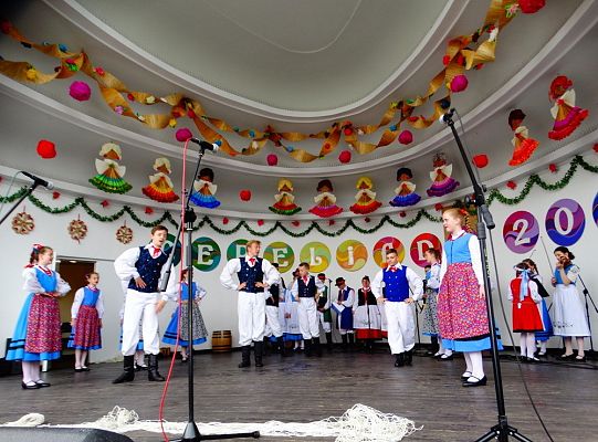 ZPiT ZL otworzył w Sopocie „Cepeliadę” i prezentował się niczym „Mazowsze”. Gigantyczna galeria zdjęć!