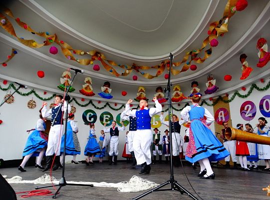 ZPiT ZL otworzył w Sopocie „Cepeliadę” i prezentował się niczym „Mazowsze”. Gigantyczna galeria zdjęć!