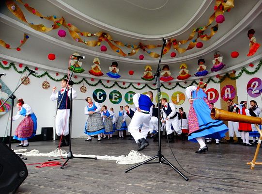 ZPiT ZL otworzył w Sopocie „Cepeliadę” i prezentował się niczym „Mazowsze”. Gigantyczna galeria zdjęć!