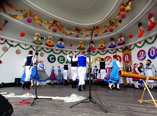 ZPiT ZL otworzył w Sopocie „Cepeliadę” i prezentował się niczym „Mazowsze”. Gigantyczna galeria zdjęć!