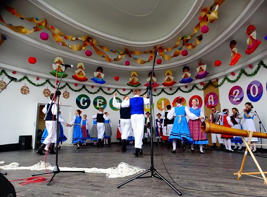 ZPiT ZL otworzył w Sopocie „Cepeliadę” i prezentował się niczym „Mazowsze”. Gigantyczna galeria zdjęć!