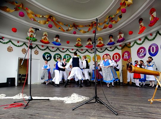 ZPiT ZL otworzył w Sopocie „Cepeliadę” i prezentował się niczym „Mazowsze”. Gigantyczna galeria zdjęć!